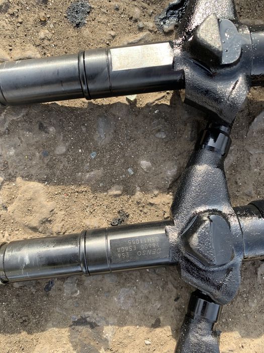 Injectoare nissan x-trail t 30 2.2 an 2006 16600ES60A