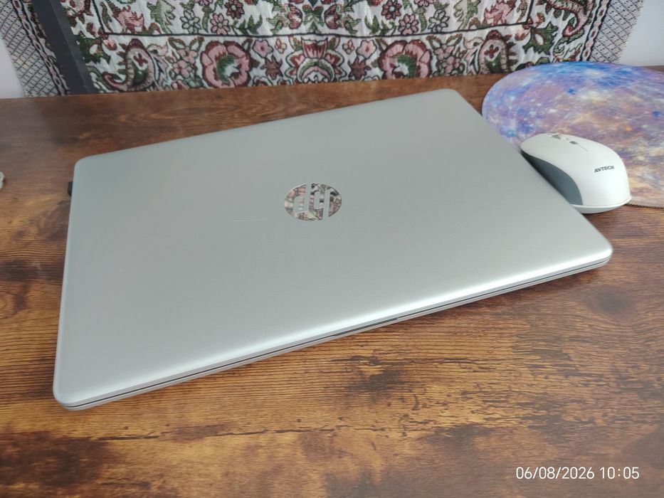 Noutbuk HP Intel Core 5 holati ideal zaryadkasi anchaga yetadi