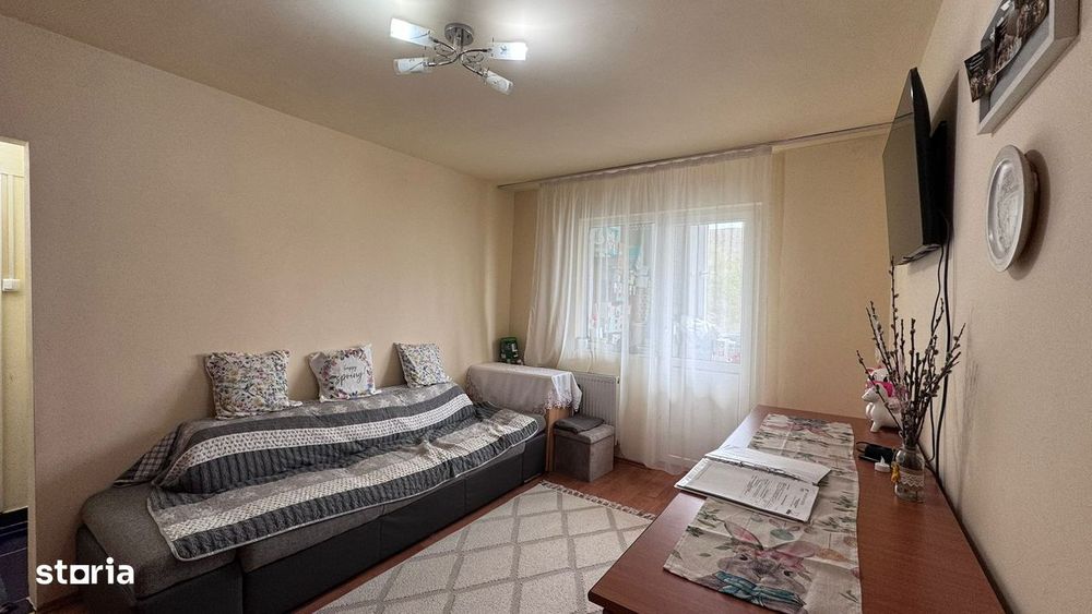 Ap 2 camere de vânzare, cart. Rogerius