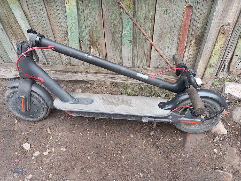 Продам электросамокат Xiomi 365