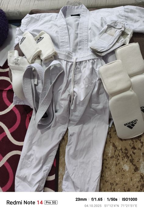 Продам кимано размер 130 б/у