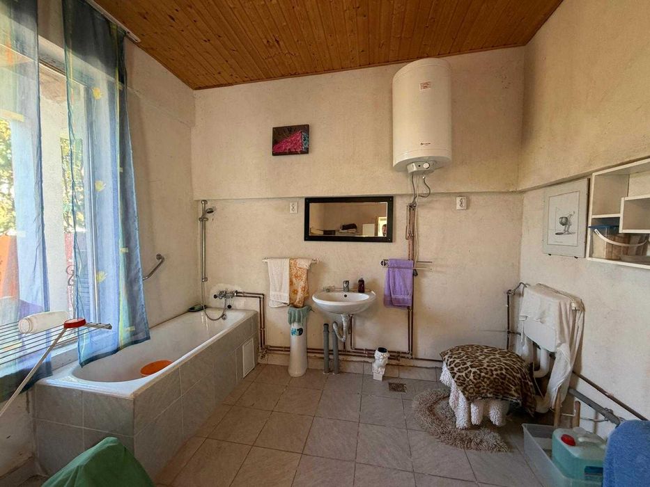 Vand casa singur in curte - 1063 mp teren - Selimbar