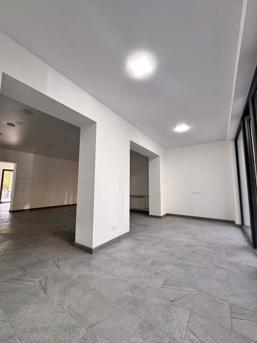 А.Фитрата(Рисовый) Первая линия 64кв Фасад 20м Две входные группы.