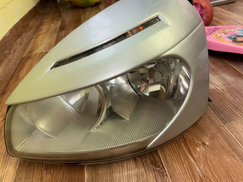 Продам фару от приоры