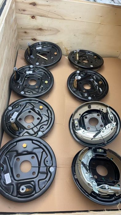 Ось с тормозами евробарабан