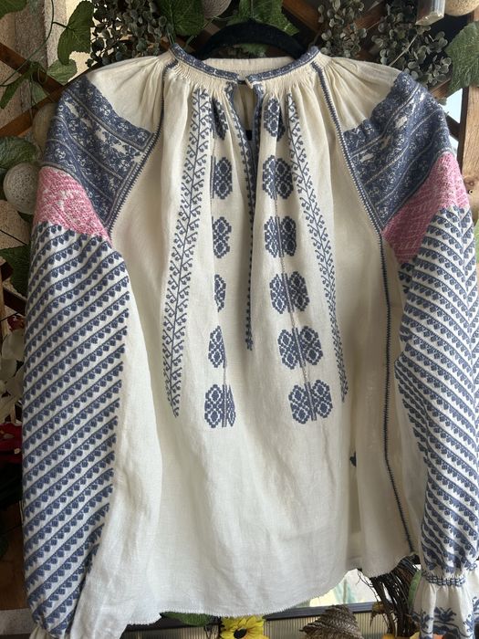 Ie traditionala romaneasca