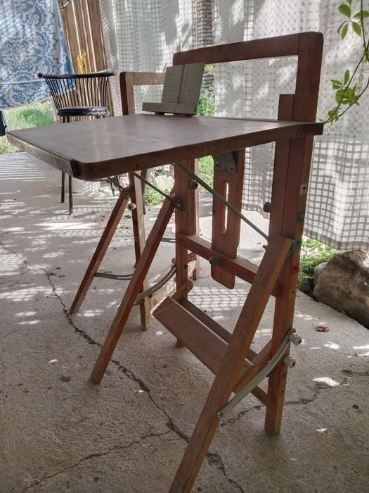 Парта ., сабақ оқитын үстел.