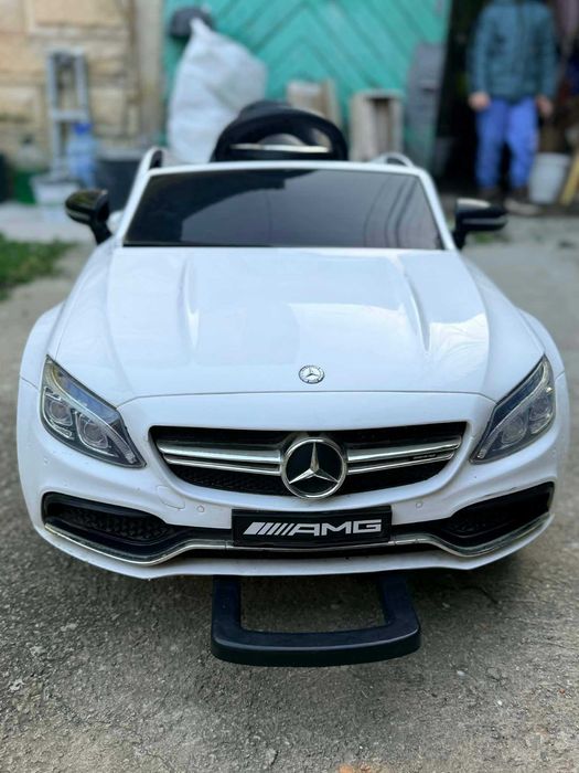 Детска акумулаторна кола