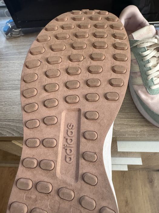 Маратонки Adidas размер 39