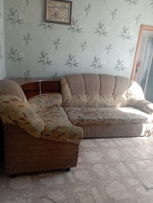 Продам диван угловой