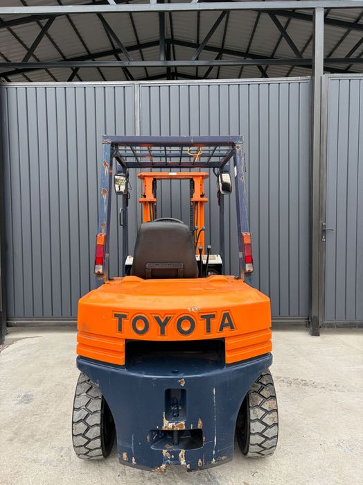 Вилочный Погрузчик Toyota 5FGL25