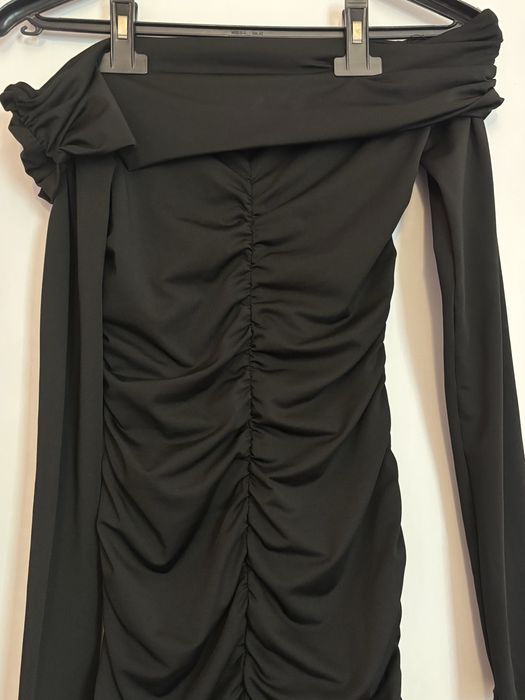 Рокля с паднали рамене и набор