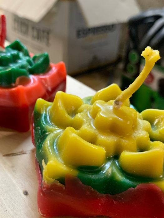 Свещи от пчелен восък