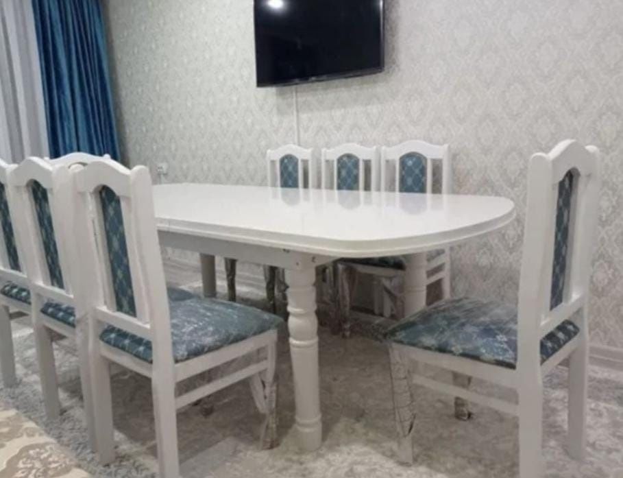 Продам стол стулья не дорого срочно