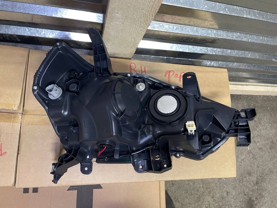 Фары на Toyota 4Runner 2014- выше