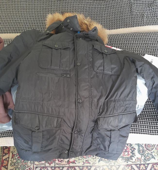 Срочно.Зимняя,мужская куртка с натуральным мехом на капюшоне. 48-50р