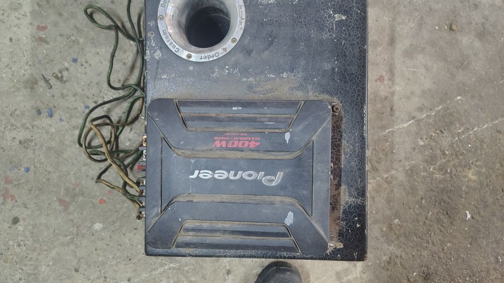 Продам сабвуфер  играет хорошо