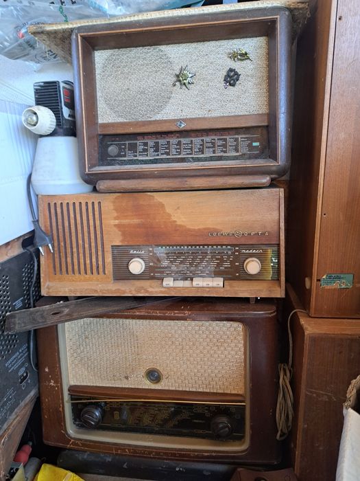 3 radiouri vechi  de vanzare