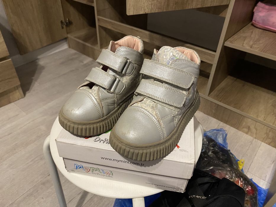 Продам детскую обувь