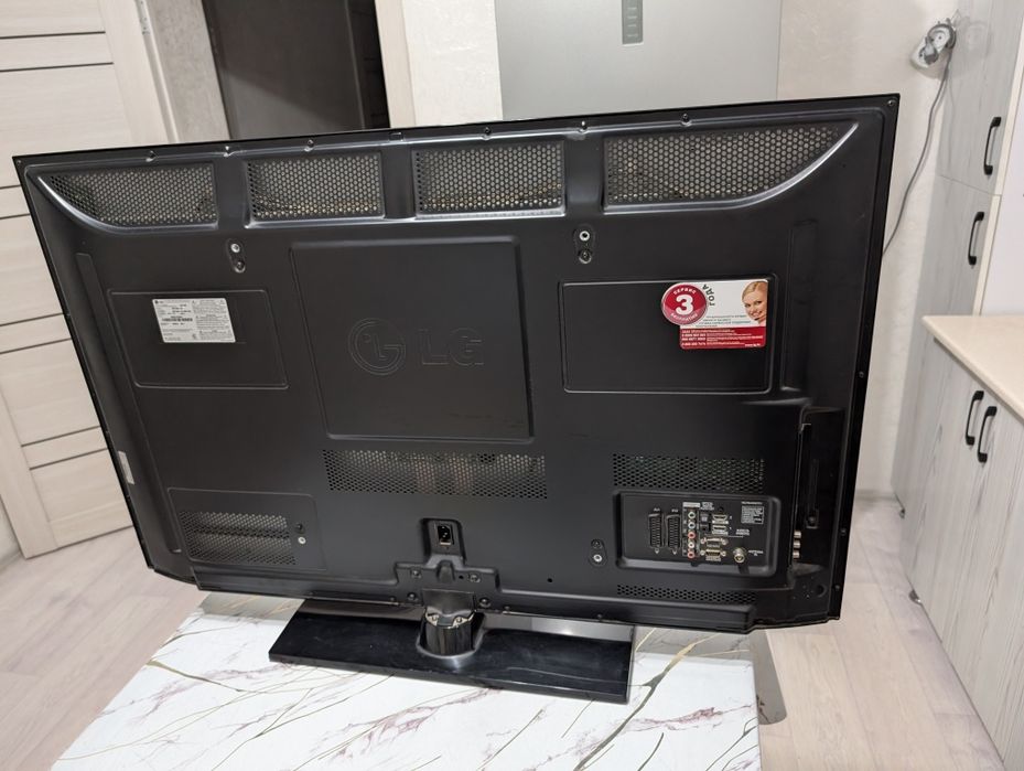 Плазменный телевизор LG