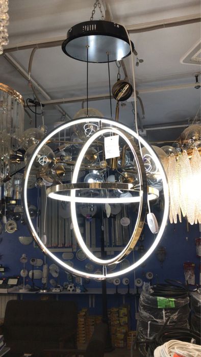 Продам стильную люстру