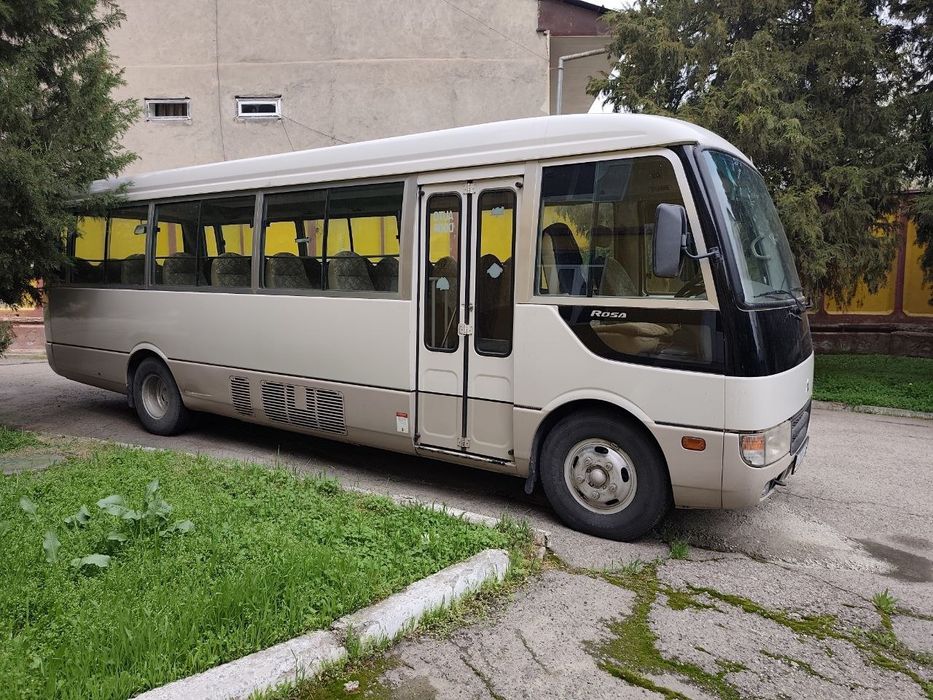 Mitsubisi fuso автобус сотилади 2009 йил дизель, холати яхши