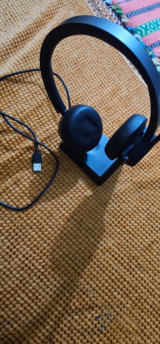 casti stereo poly voyager 4320 uc stand dock incarcare