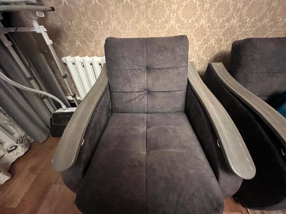 Продам диван с креслом