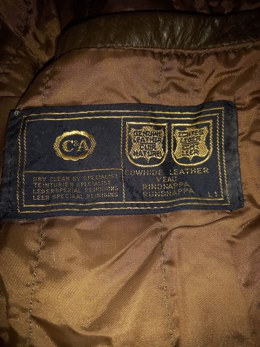 Vand haină de piele