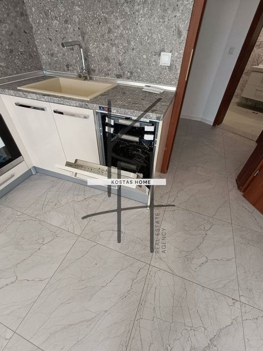 Продава се Тристаен апартамент в Варна, м-т Траката - 100 кв.м за 2280 €/кв.м - Снимка #2