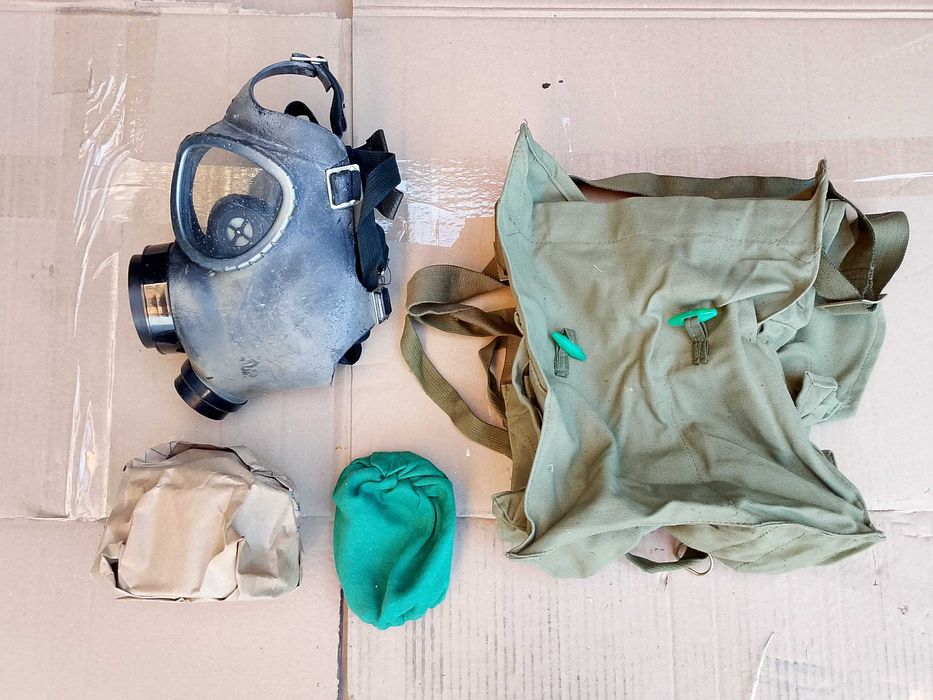 НОВ военен противогаз/ гумена маска/ филтър/ чанта