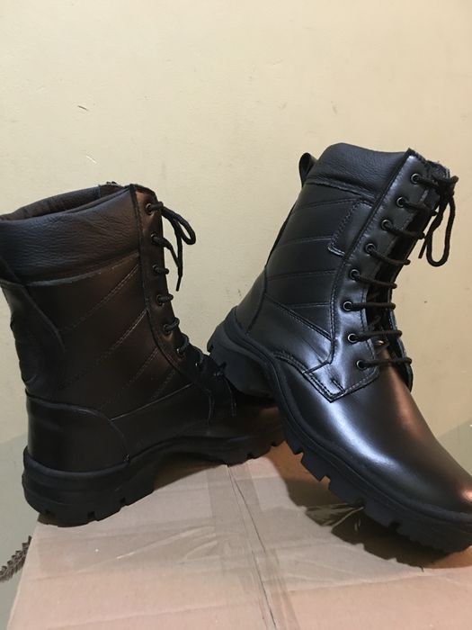 Bocanci inalti ptr politie, politie de frontiere etc.