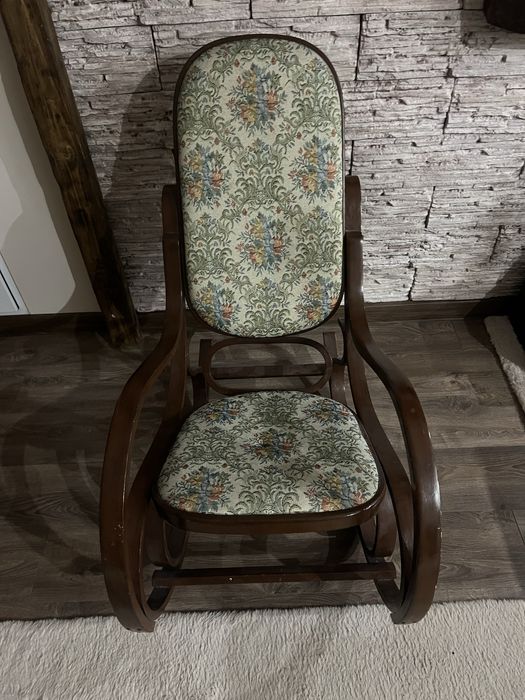Дървен люлеещ ретро стол