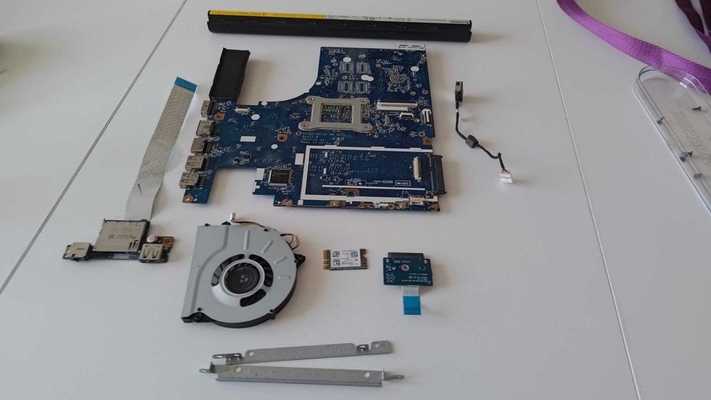Lenovo G50-70 defect/ piese laptop G50-45/70/80