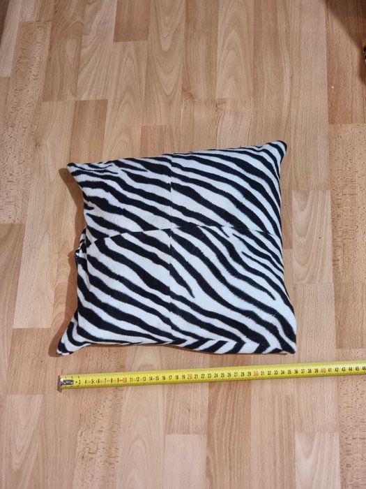 Husa de perna 37 x 37 cm cu fermoar animal print zebra - lavabila