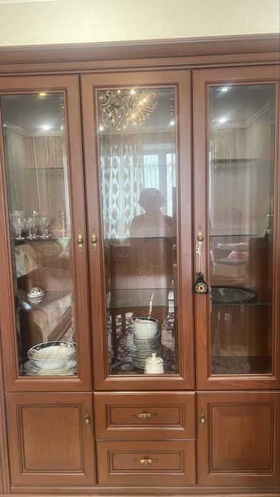 Продаю шкаф в зал