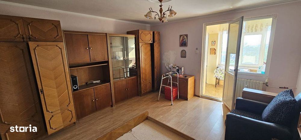 Garsonieră cu balcon, 28 mp, Constanța