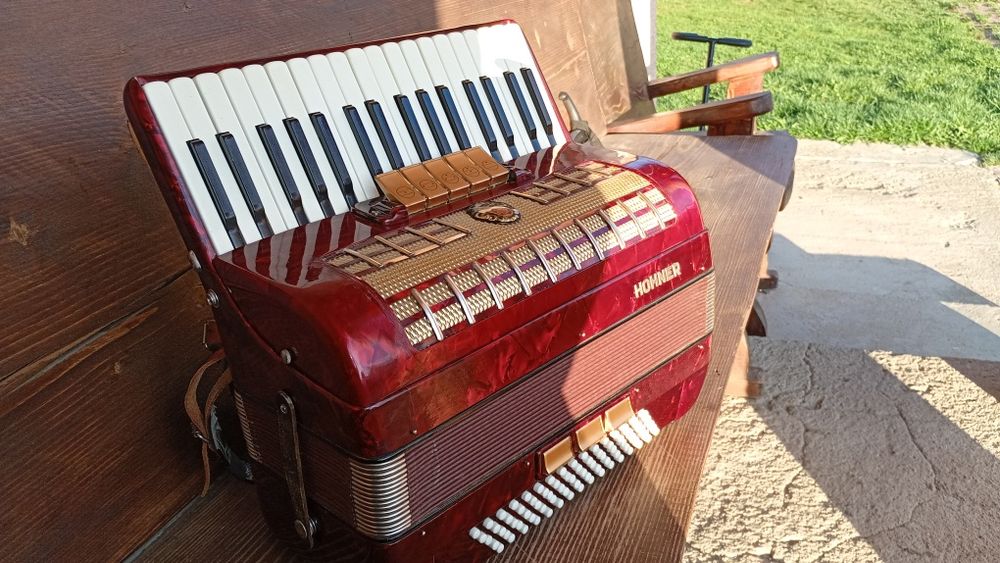 Hohner 80 bași, 5 registre cu cutie
