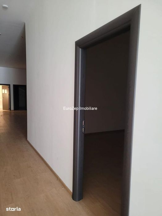 Spatiu birouri 200 mp, showroom, zona Metro Voluntari