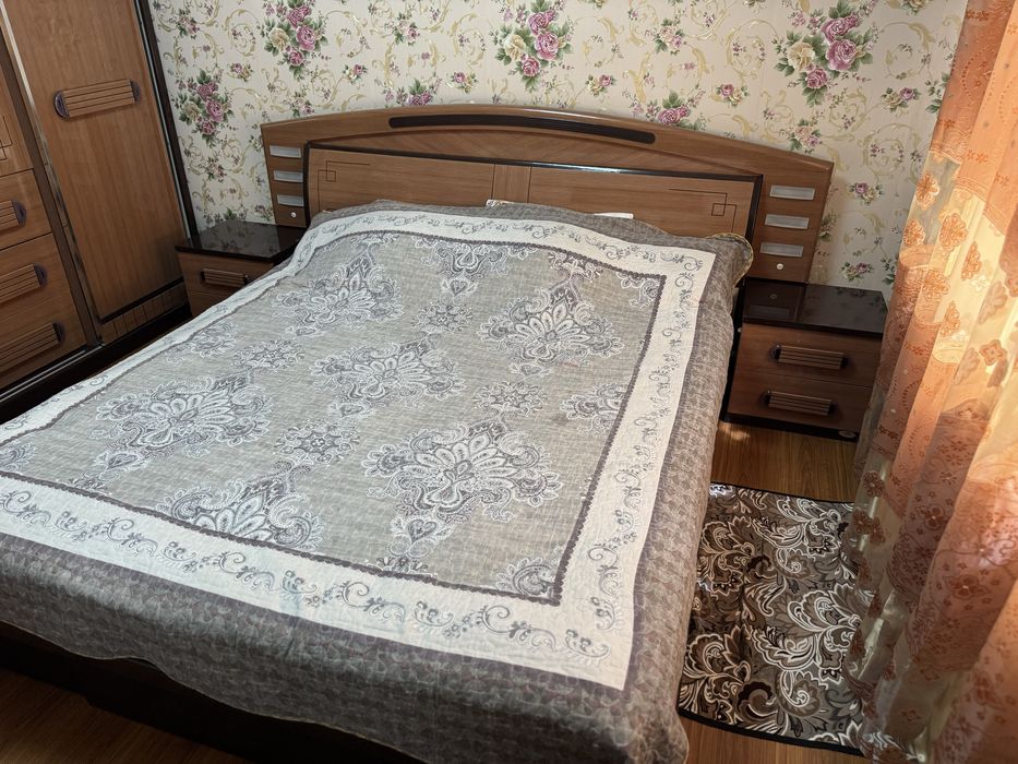 Продам спальный гарнитур
