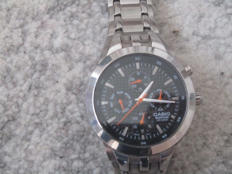 Продавам часовници CASIO  и SUUNTO