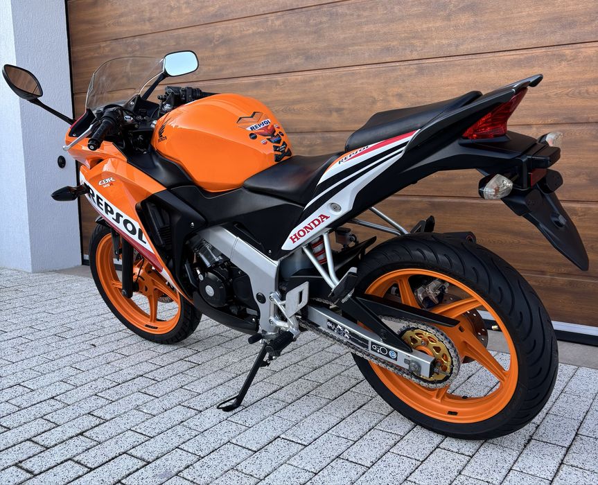 Honda Cbr 125 R Repsol Categoria A1 16 ani