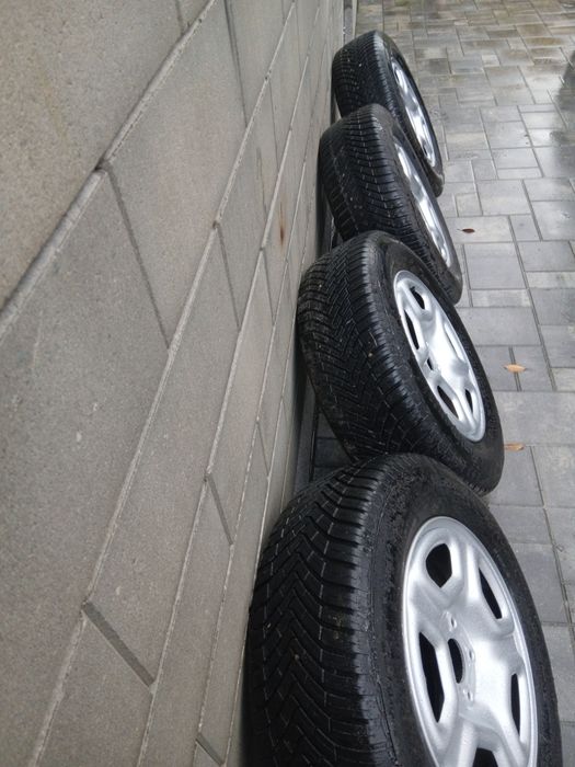 Set complet roti iarna Duster 2