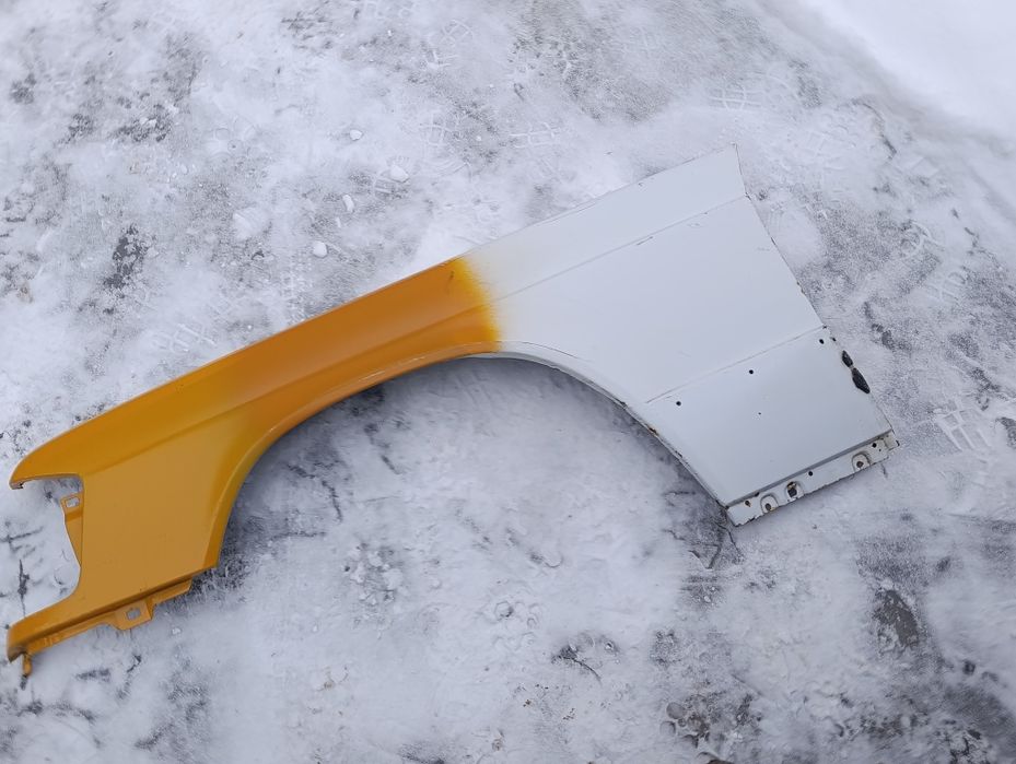 Продам крыло переднее