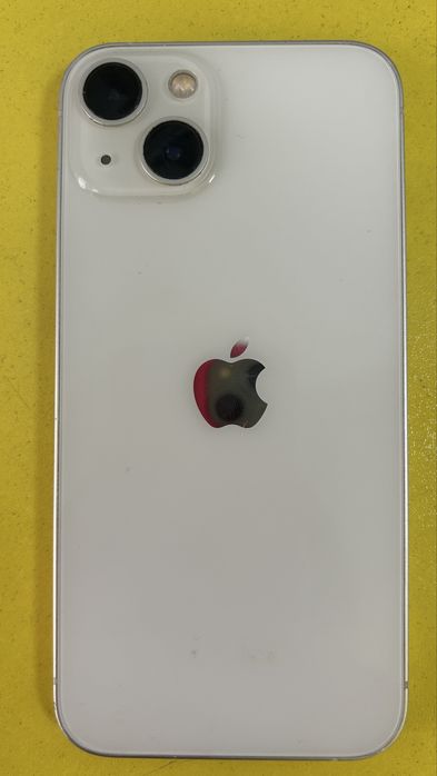 Белый iPhone 13, 77%