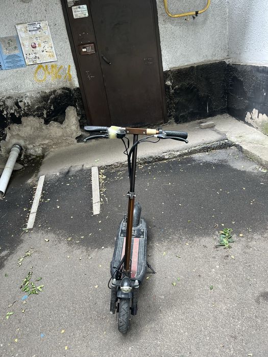 Продам электро самокат Kugo m4