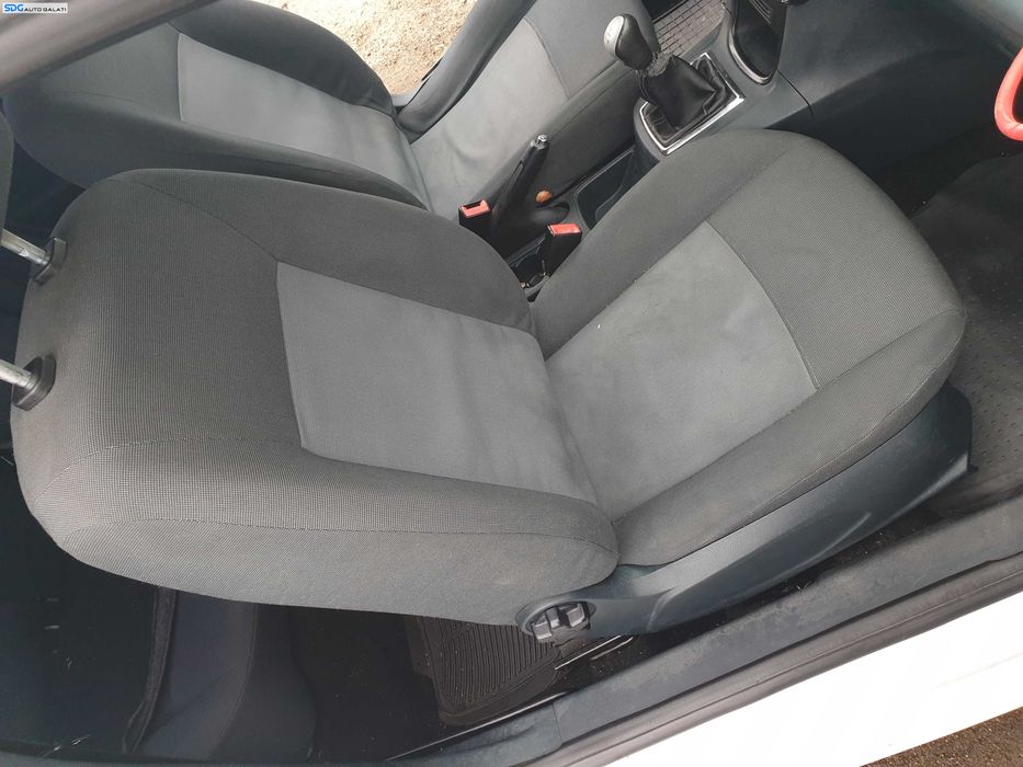 Scaun Textil Dreapta Fata Pasager Ford Fiesta Mk 6 Coupe 2008 - 2018 [K7974]