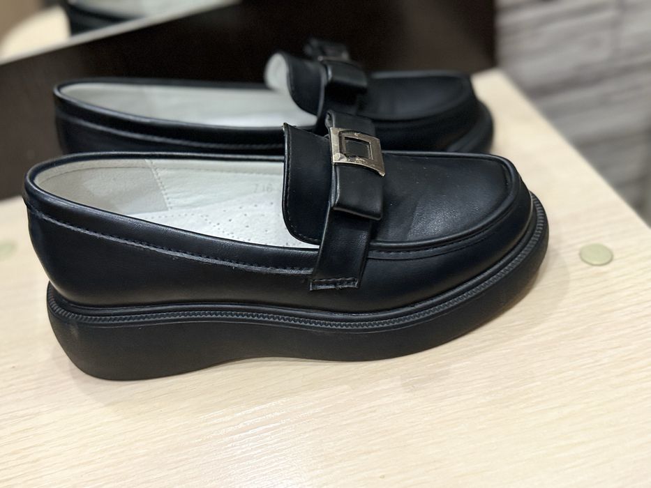 Продаются детские лоферы