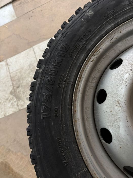 Диски с резиной на ниву