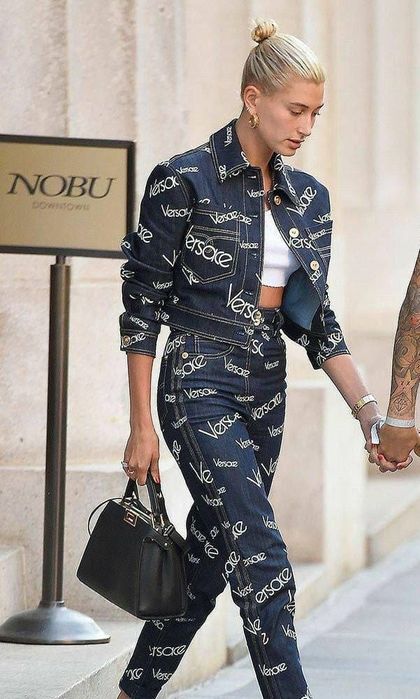 Compleu dama. Calitate luxury.Pentru mai multe poze și mărimi lăsați